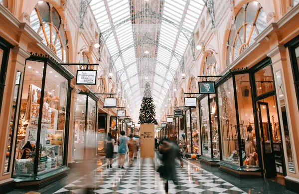 Maximizing Value: Shopping Secrets for Budget-Conscious ConsumersIllustration